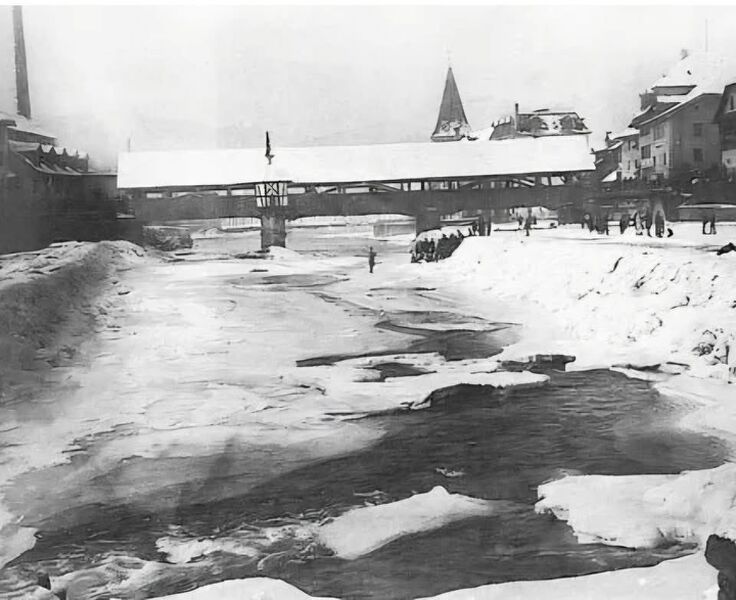 Datei:Reuss gefrohren 2.jpeg