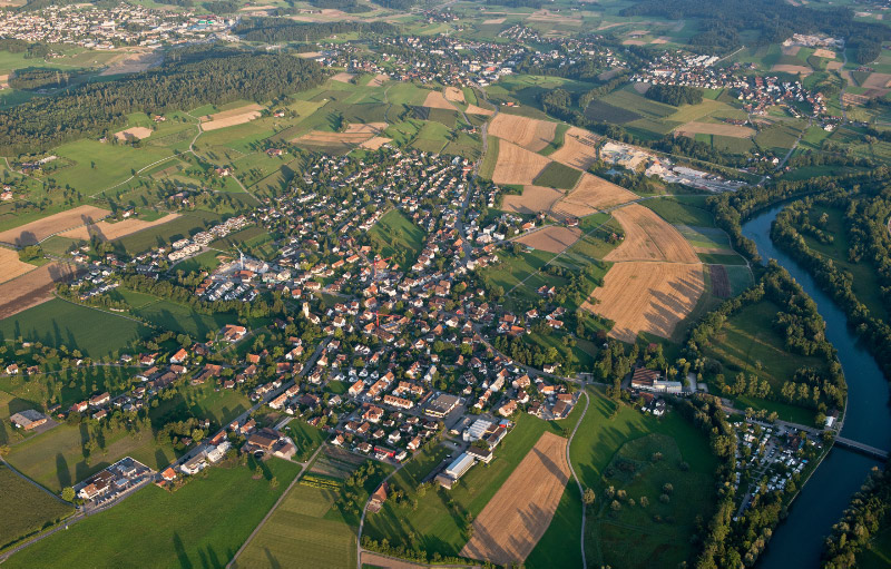 Datei:Ottenbach 2055 Luftaufnahme 2013.jpg