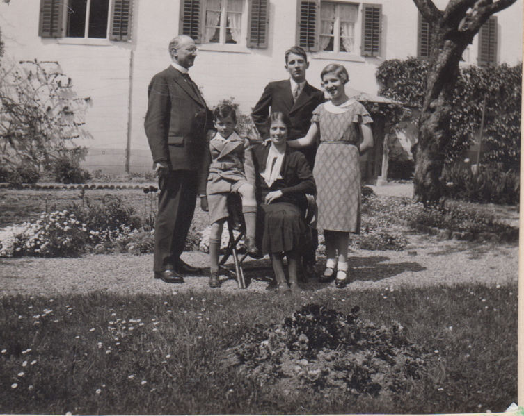 Datei:Oeschger pfarrer 1939.jpg